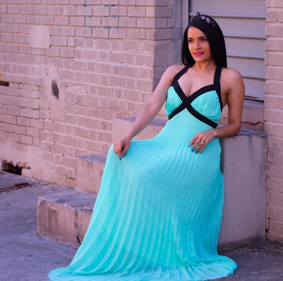 Dress - Picture 2 of 3